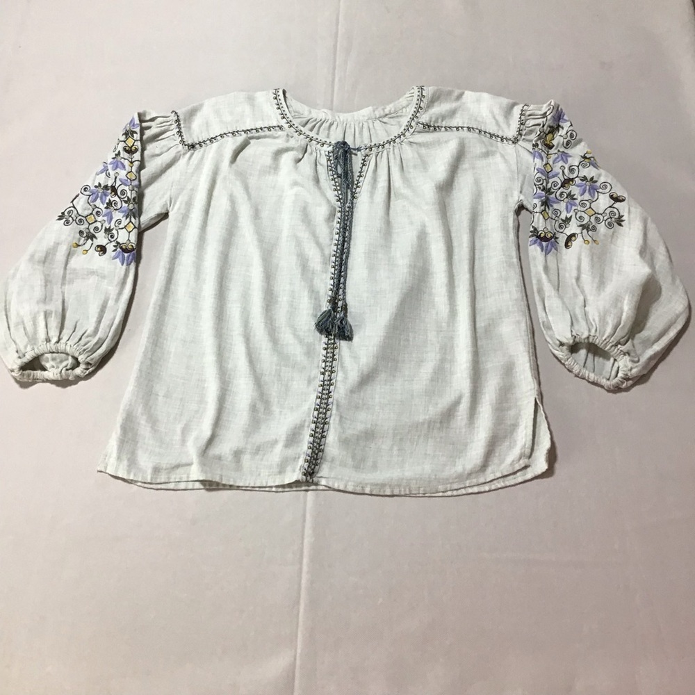 Max Studio Light Gray Embroidered Peasant Boho Blouse - Picture 4 of 11